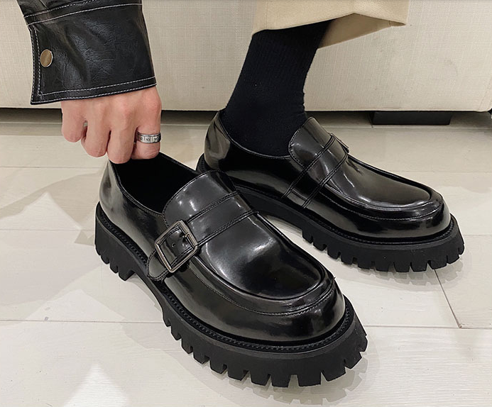 Buckle Thick-Soled Retro Round Toe Small Leather Shoes