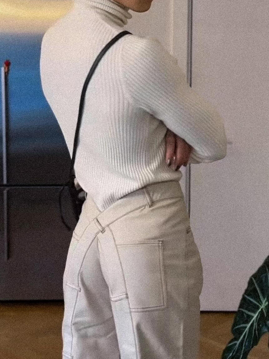 Low-rise Crossover Jeans