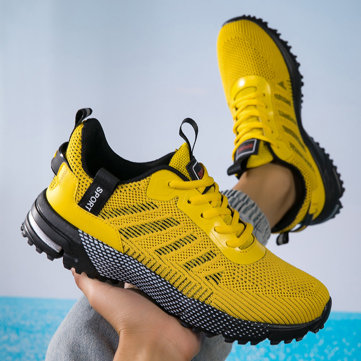 Men's Mesh Surface Lightweight Outdoor Hiking Breathable Sneakers