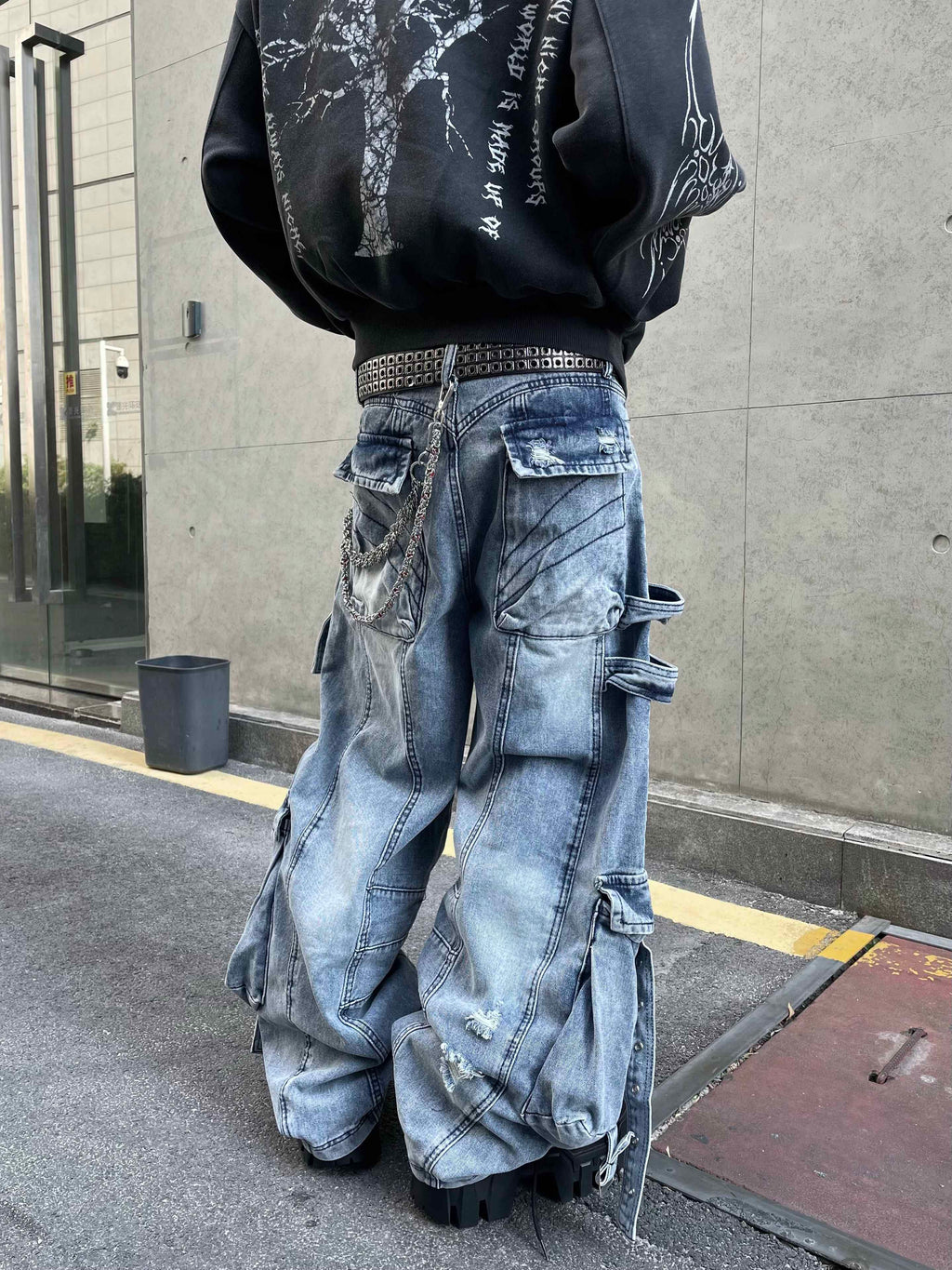 Heavy Industry Multi-pocket Ripped Ribbon Design Straight Jeans